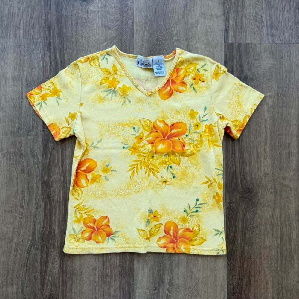 90s Y2K Basic Editions yellow and orange tropical floral hibiscus print tee